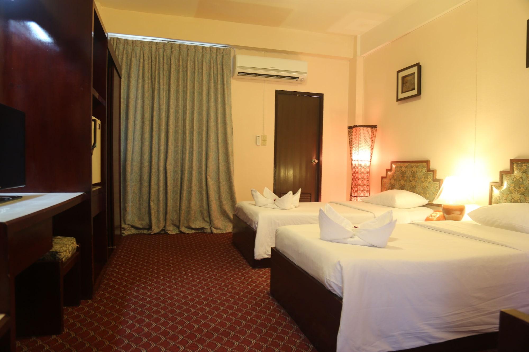 Hotel Romeo Palace Pattaya Bagian luar foto