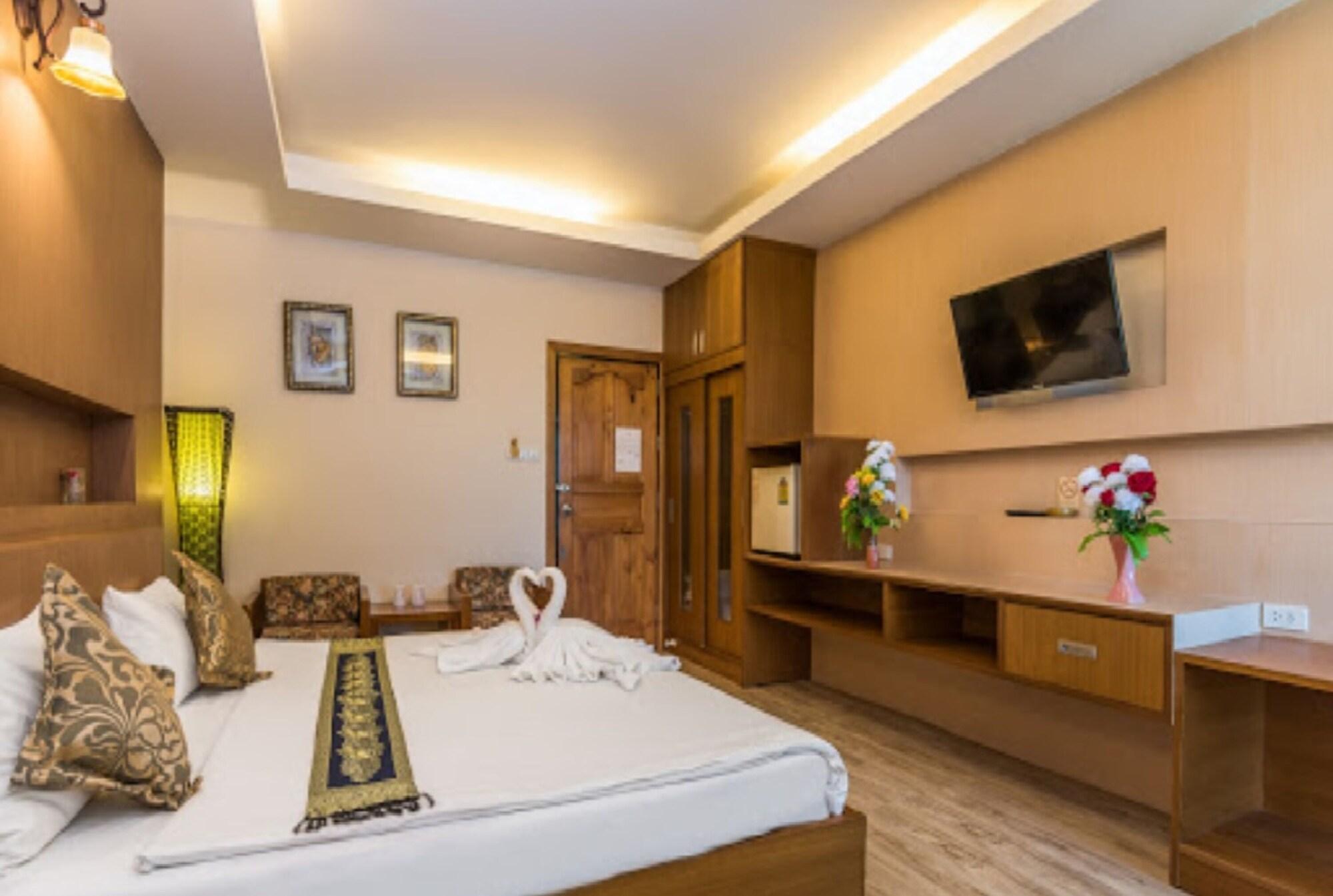 Hotel Romeo Palace Pattaya Bagian luar foto